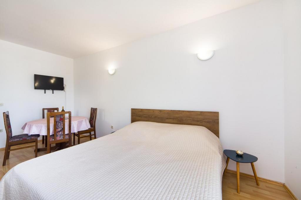 Apartments Slavena Gradac  Exteriör bild