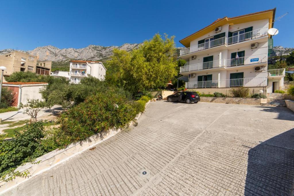 Apartments Slavena Gradac  Exteriör bild