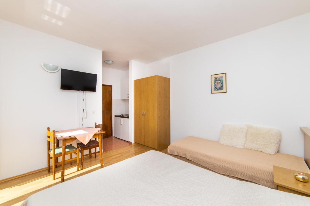 Apartments Slavena Gradac  Exteriör bild