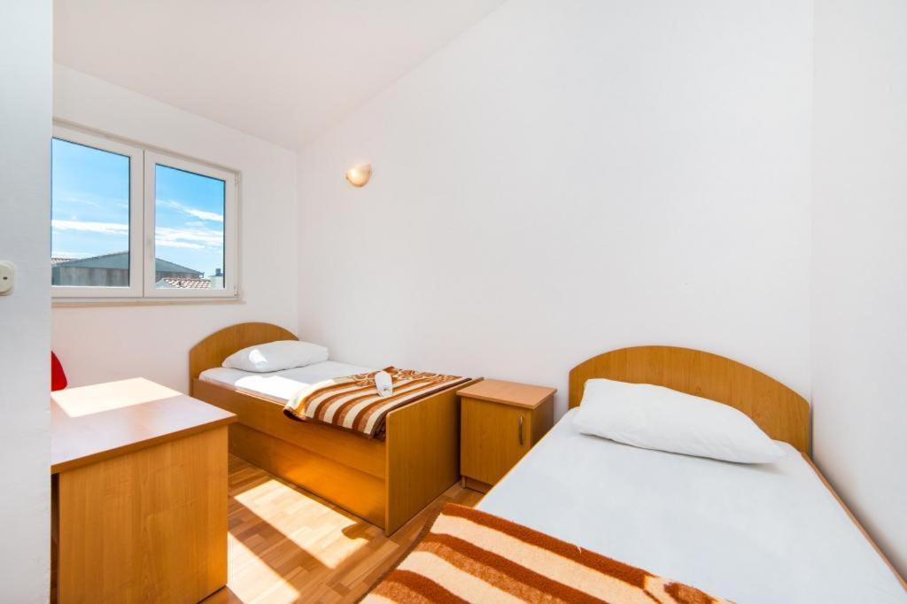 Apartments Slavena Gradac  Exteriör bild