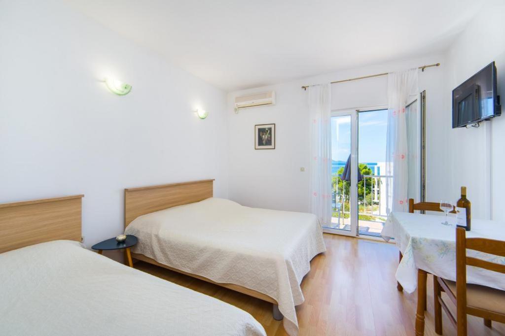 Apartments Slavena Gradac  Exteriör bild