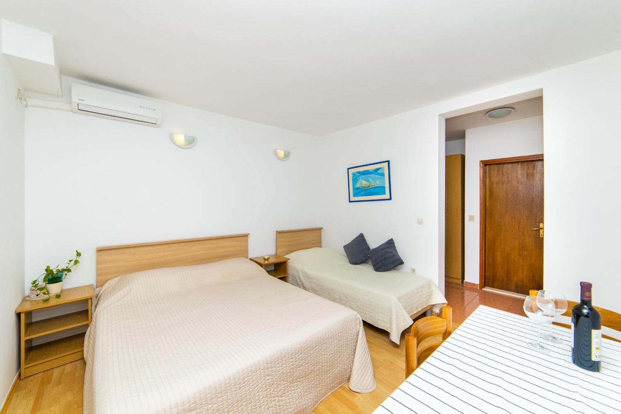 Apartments Slavena Gradac  Exteriör bild