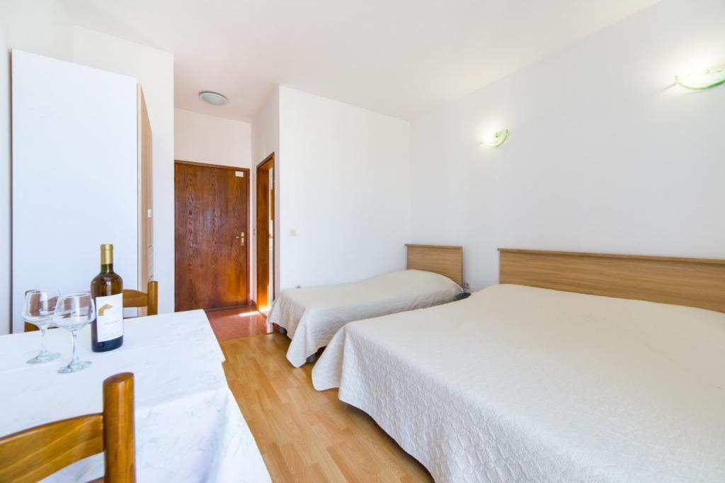 Apartments Slavena Gradac  Exteriör bild