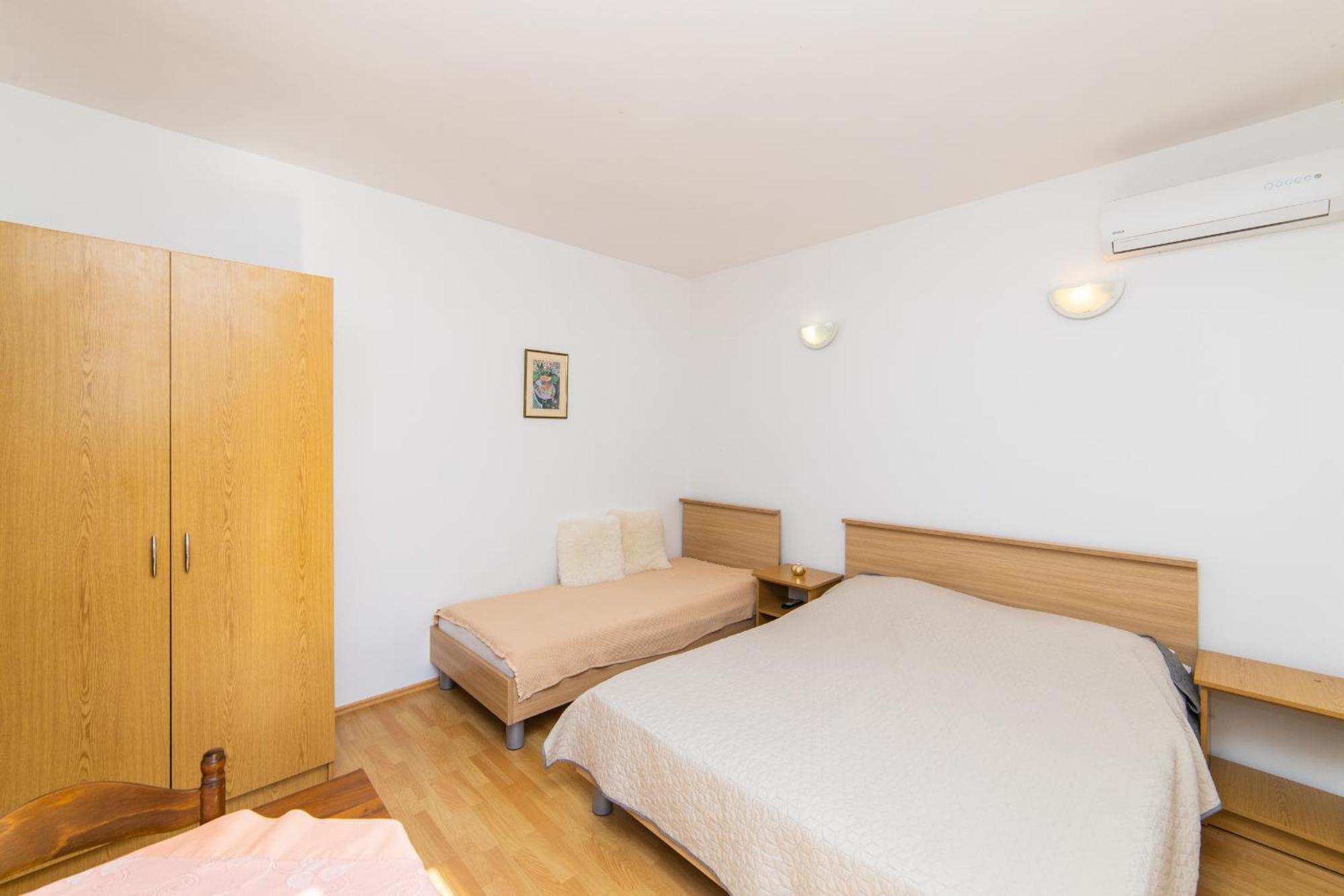 Apartments Slavena Gradac  Exteriör bild