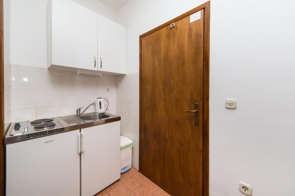 Apartments Slavena Gradac  Exteriör bild